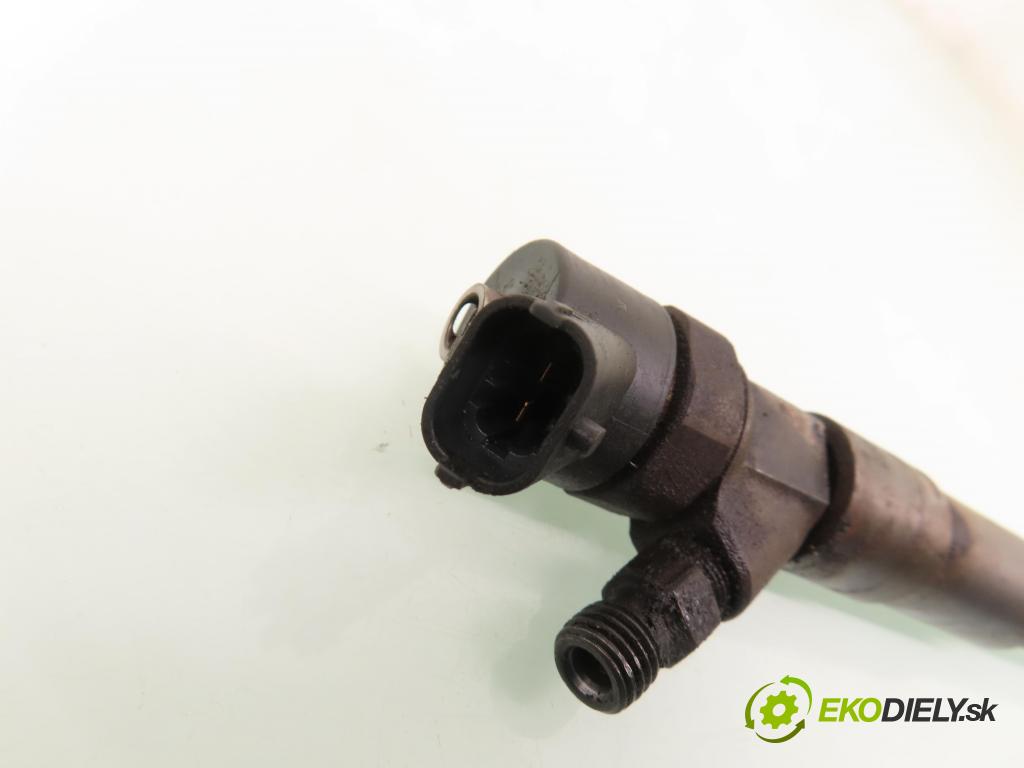 ROVER 75 (RJ) SEDAN 2000 85,00 2.0 CDT 116 - 204D2 1951,00 vstrekovač 0445110030 ; 2354045 (Vstrekovač paliva)