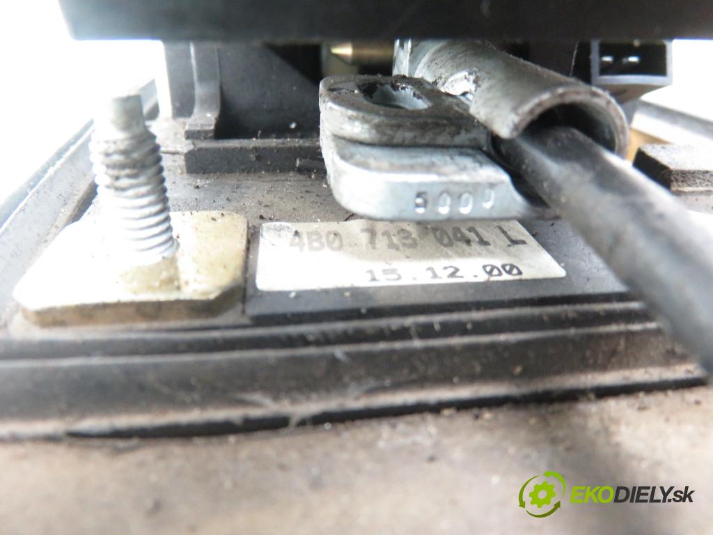 AUDI A6 Avant (4B5, C5) KOMBI 1999 142,00 2.8 - AMX 2771,00 ZVEDÁK: 4B0713041L