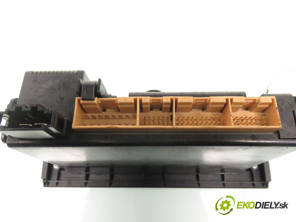 AUDI A3 (8L1) HB 2001 81,00 1.9 TDI 110 - AHF 1896,00 Panel kúrenia KLIMATRONIK 8L0820043H
