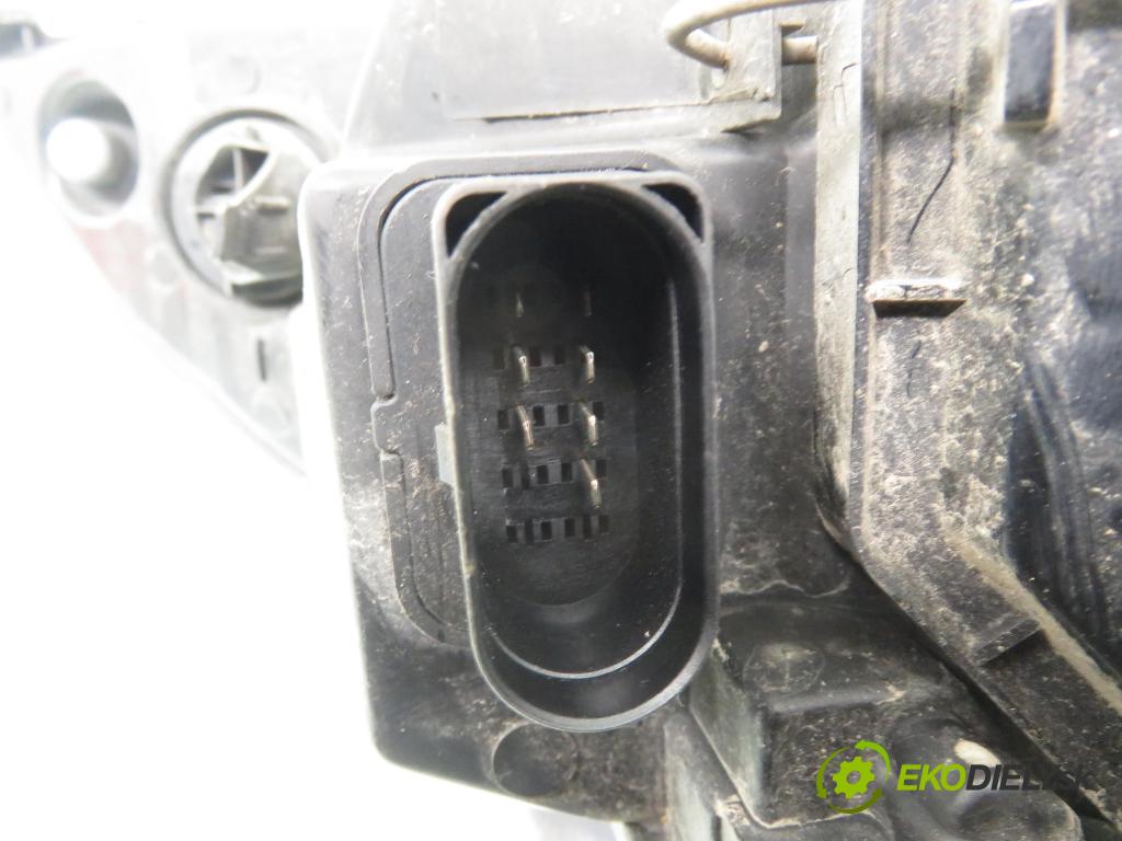 FORD FOCUS (DAW, DBW) HB 2003 74,00 1.8 TDCi - FFDA 1753,00 světlo LP 2M5113W030BD