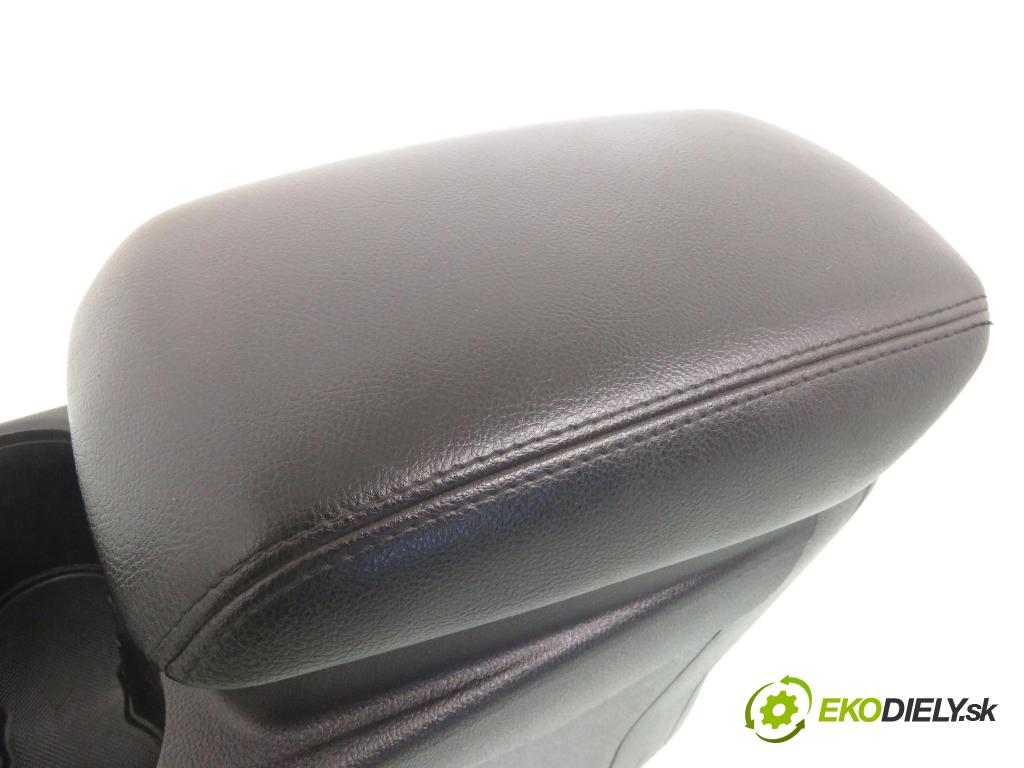 FORD FOCUS III Turnier KOMBI 2010 70,00 1.5 TDCi - XXDA 1499,00 Lakťová opierka SD0526102436801