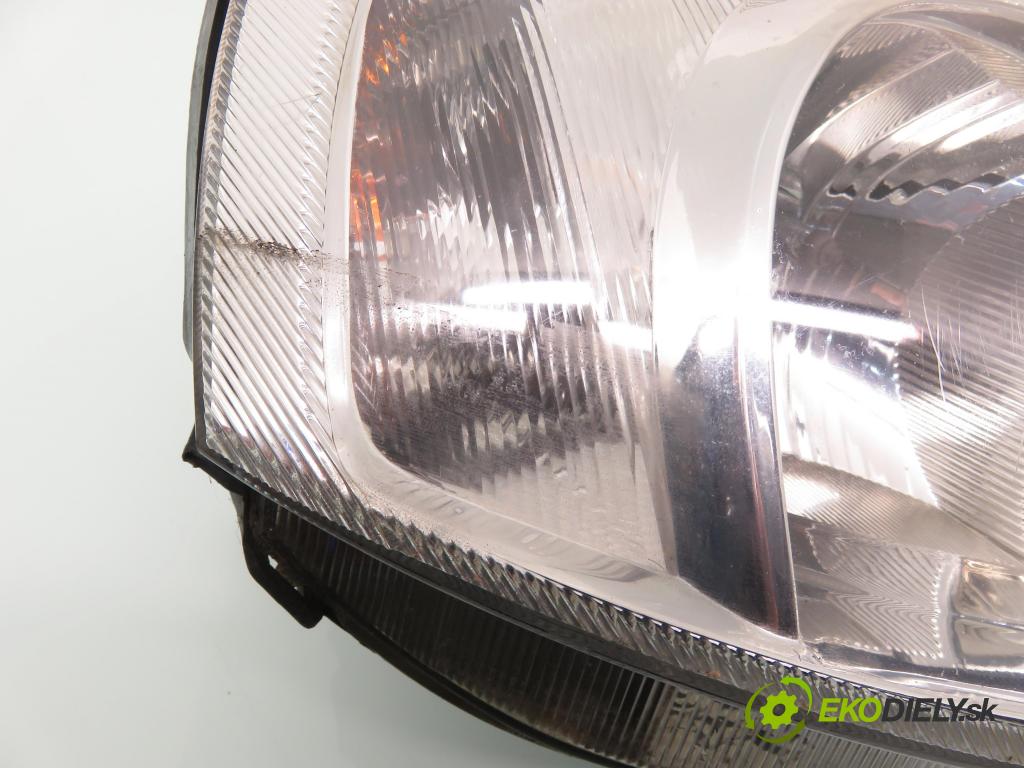 OPEL CORSA C (X01) HB 2002 43,00 1.0 12V 58 - Z 10 XE 973,00 světlo PP