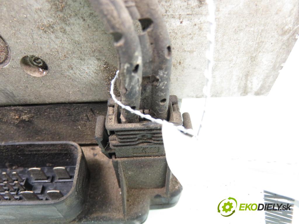 SKODA OCTAVIA I Combi (1U5) KOMBI 1999 110,00 1.8 T - AGU 1781,00 Pumpa ABS 1J0907379H ; 10094903413 ; 1J0614217C (Pumpa ABS)