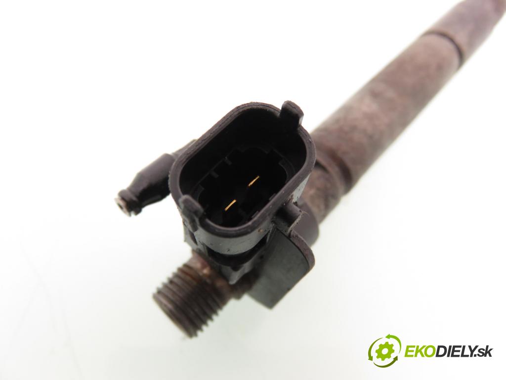 PEUGEOT 407 (6D_) SEDAN 2006 125,00 2.2 HDi 170 - 4HT (DW12BTED4) 2179,00 vstrekovač 9659228880 (Vstrekovač paliva)