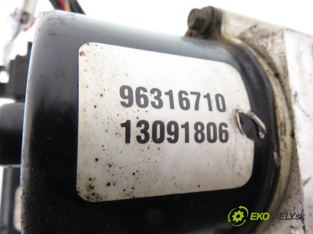 DAEWOO MATIZ (M100) HB 1999 38,00 0.8 6V 52 796,00 Pumpa ABS S108196004G ; 13216606C ; 13091806 (Pumpa ABS)