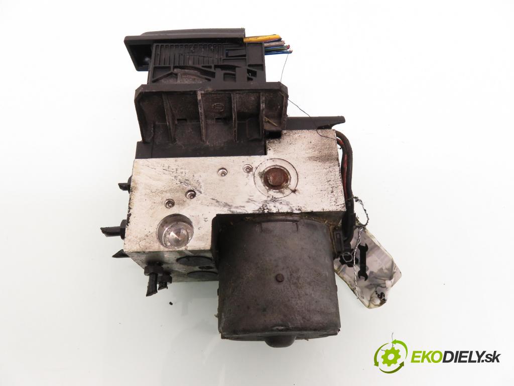 VW PASSAT B5.5 Variant (3B6) KOMBI 2001 96,00 1.9 TDI PD 130 - AVF 1896,00 Pumpa ABS 0265202401 ; 8E0614111T (Pumpa ABS)