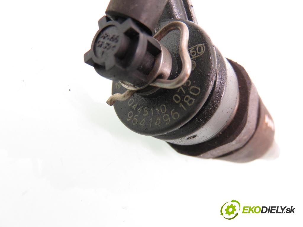PEUGEOT 206 liftback (2A/C) HB 2003 50,00 1.4 HDi 8V 70 - 8HX 1398,00 vstrekovač 9641496180 ; 0445110075 (Vstrekovač paliva)