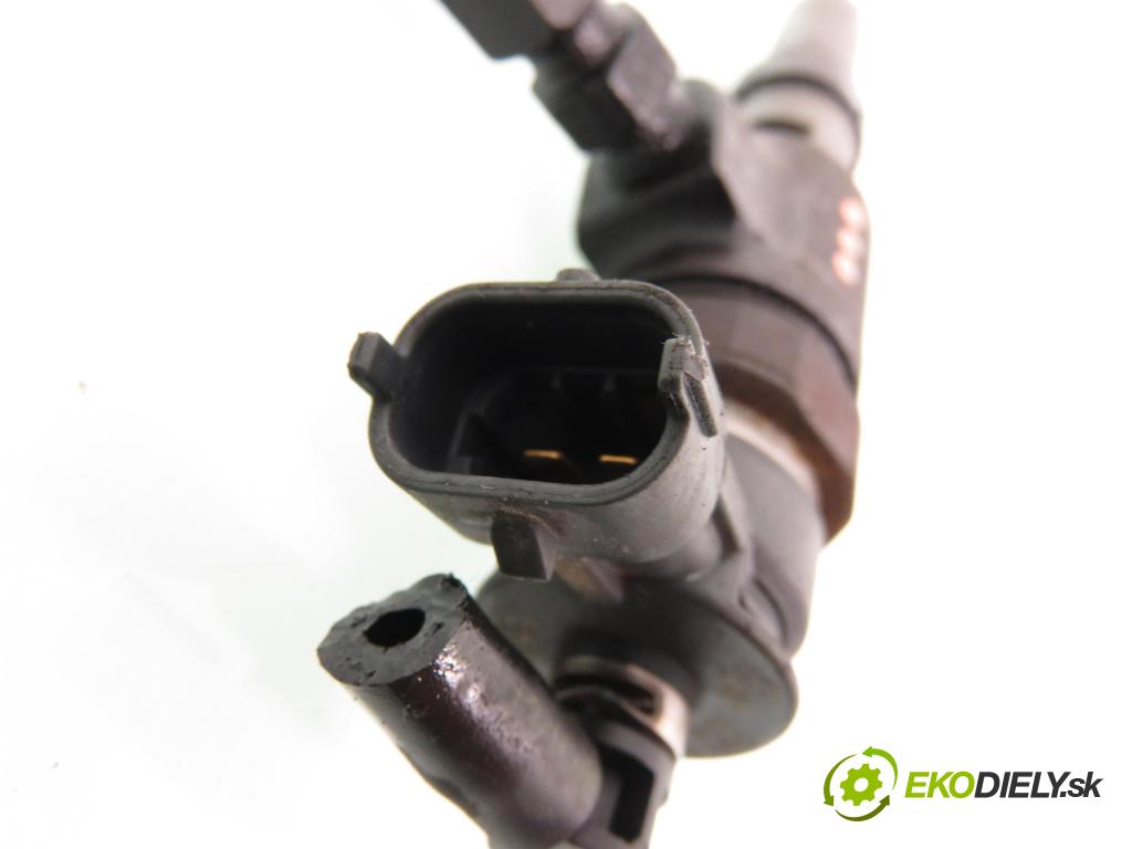 PEUGEOT 206 liftback (2A/C) HB 2003 50,00 1.4 HDi 8V 70 - 8HX 1398,00 vstrekovač 9641496180 ; 0445110075 (Vstrekovač paliva)