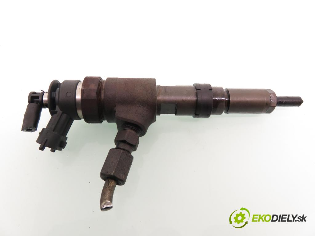 PEUGEOT 206 liftback (2A/C) HB 2003 50,00 1.4 HDi 8V 70 - 8HX 1398,00 vstrekovač 9641496180 ; 0445110075 (Vstrekovač paliva)