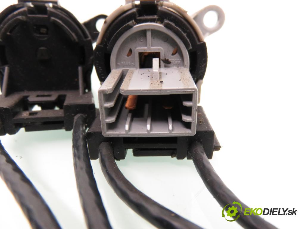 FORD FOCUS (DAW, DBW) HB 2003 74,00 1.8 TDCi - FFDA 1753,00 Lanko panel kúrenia 2M5111503AA ; 2M5111504AA