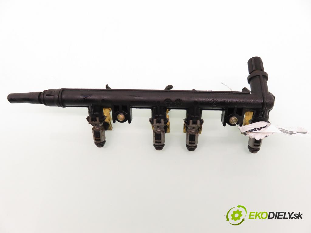 FIAT PANDA (169_) HB 2003 44,00 1.2 60 - 188 A4.000 1242,00 lišta vstřikovací 3219018301 (Vstřikovací lišty)