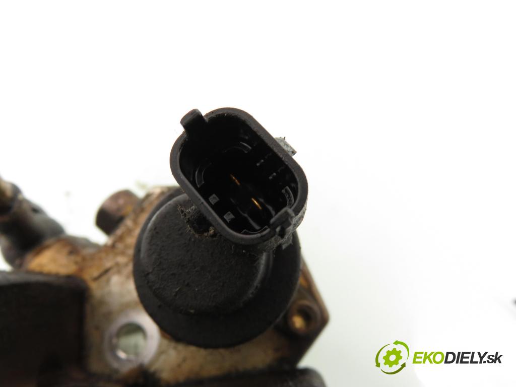 PEUGEOT 206 liftback (2A/C) HB 2003 50,00 1.4 HDi 8V 70 - 8HX 1398,00 Pumpa vysokého tlaku 0445010042 ; 9637317380