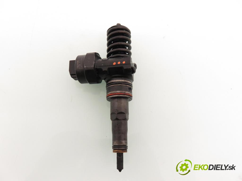 VW PASSAT B5.5 Variant (3B6) KOMBI 2001 96,00 1.9 TDI PD 130 - AVF 1896,00 Vstrekovač 038130073AA ; 0414720028 (Vstrekovač paliva)