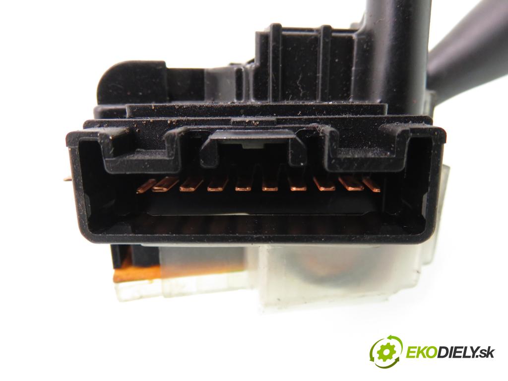 TOYOTA COROLLA (_E12_) HB 2004 66,00 2.0 D-4D 1995,00 páčka/prepínač 02180173713 ; 02290173738