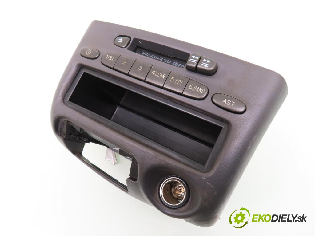 TOYOTA YARIS (_P1_) HB 1999 50,00 1.0 VVT- i 68 - 1SZ-FE 998,00 RADIO Modul 8612052021