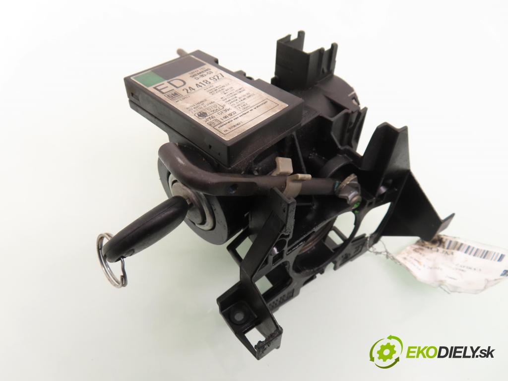 OPEL ZAFIRA A Nadwozie Wielkopojemne (MPV) (T98)  MINIVAN 2001 74,00 1.6 16V - X 16 XEL 1598,00 spinačka 90589313 ; 90589389 (Spínacia skrinka)