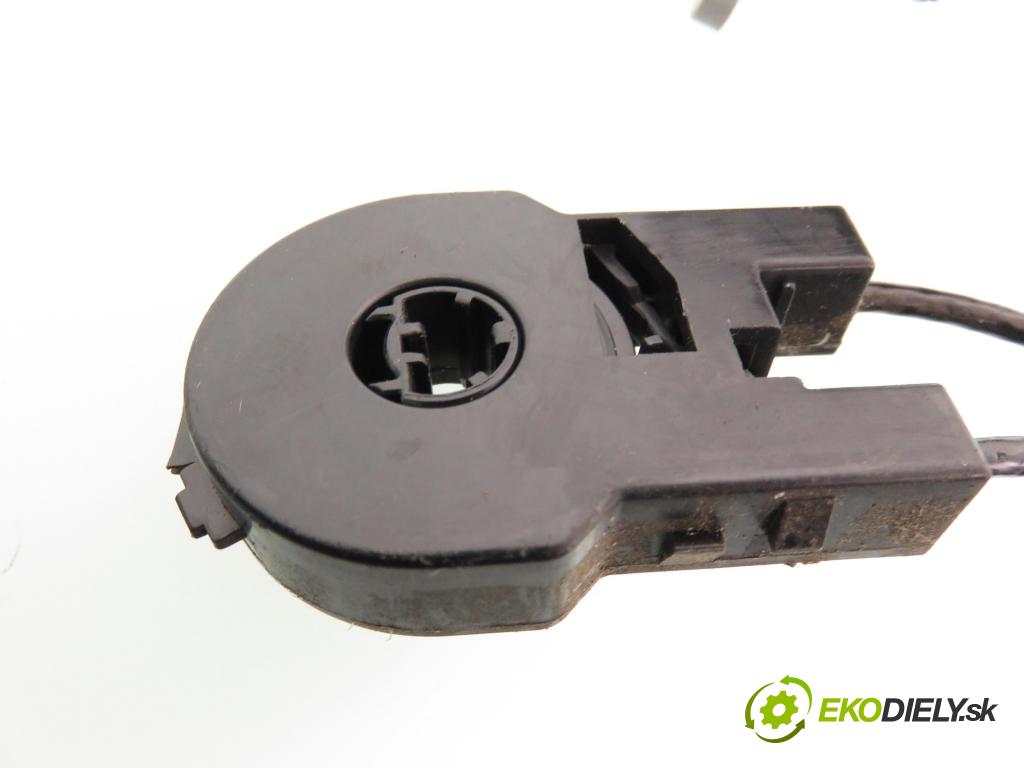 FORD FOCUS (DAW, DBW) HB 2001 85,00 1.8 TDCi - F9DA 1753,00 Lanko panel kúrenia 98AB11504AH ; 98AB11503AH