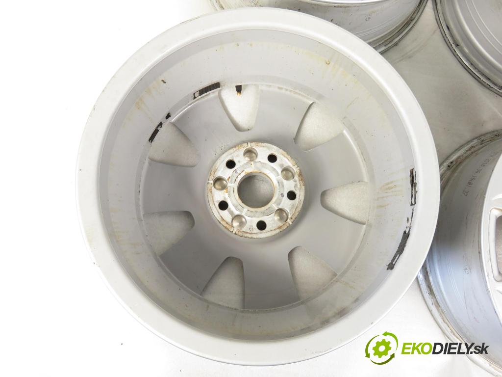 AUDI   0    disky / disk 8U0601025Q