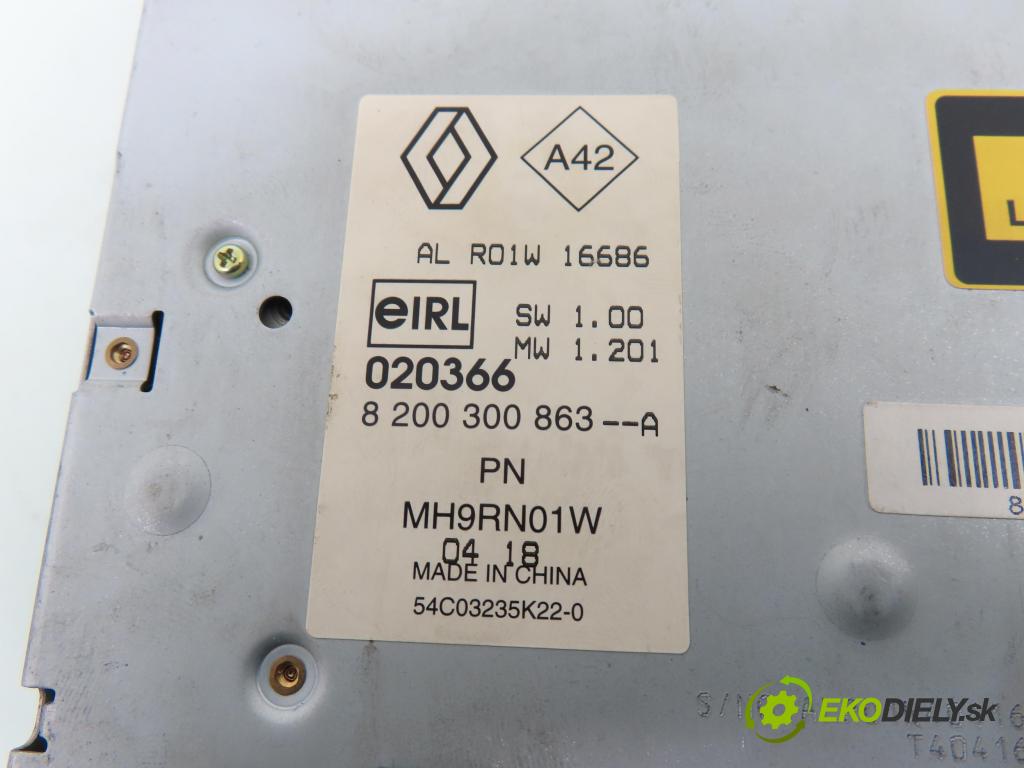 RENAULT SCENIC II (JM0/1_) MINIVAN 2004 99,00 2.0 135 - F4R 770 1998,00 RADIO CD 8200300863A