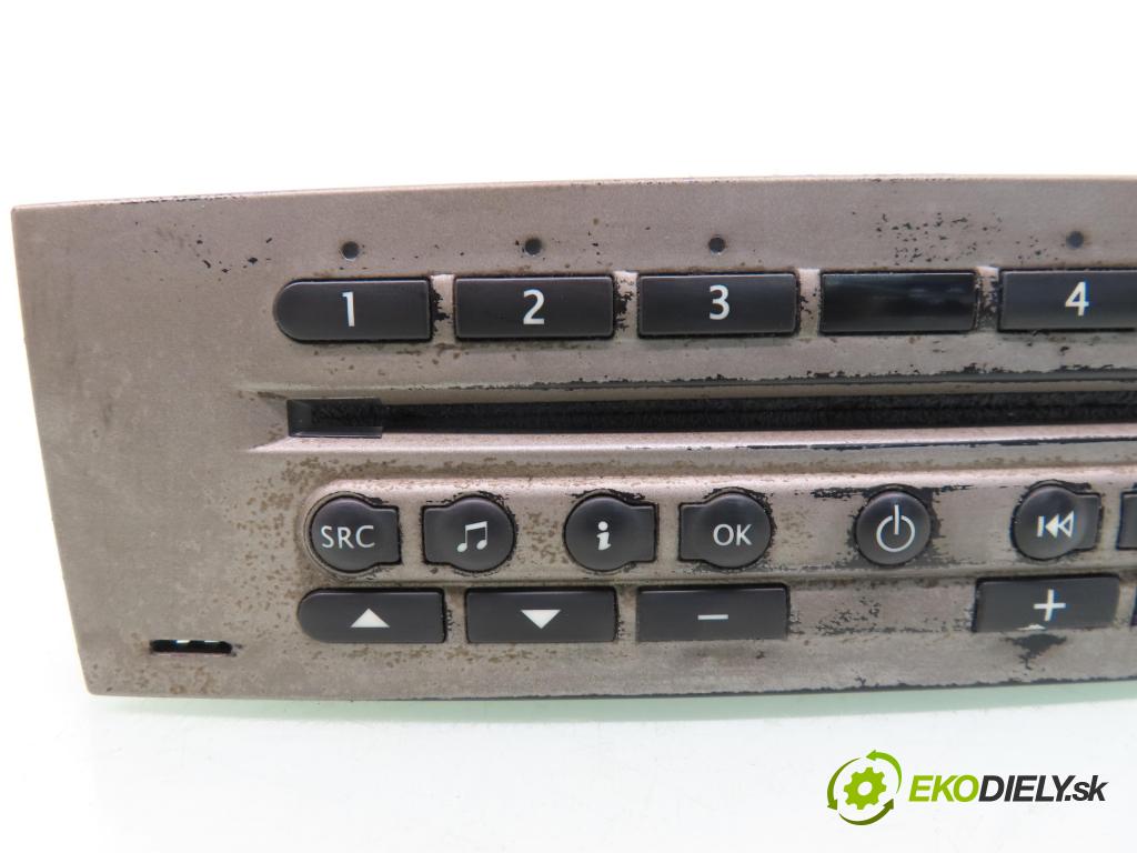 RENAULT SCENIC II (JM0/1_) MINIVAN 2004 99,00 2.0 135 - F4R 770 1998,00 RADIO CD 8200300863A
