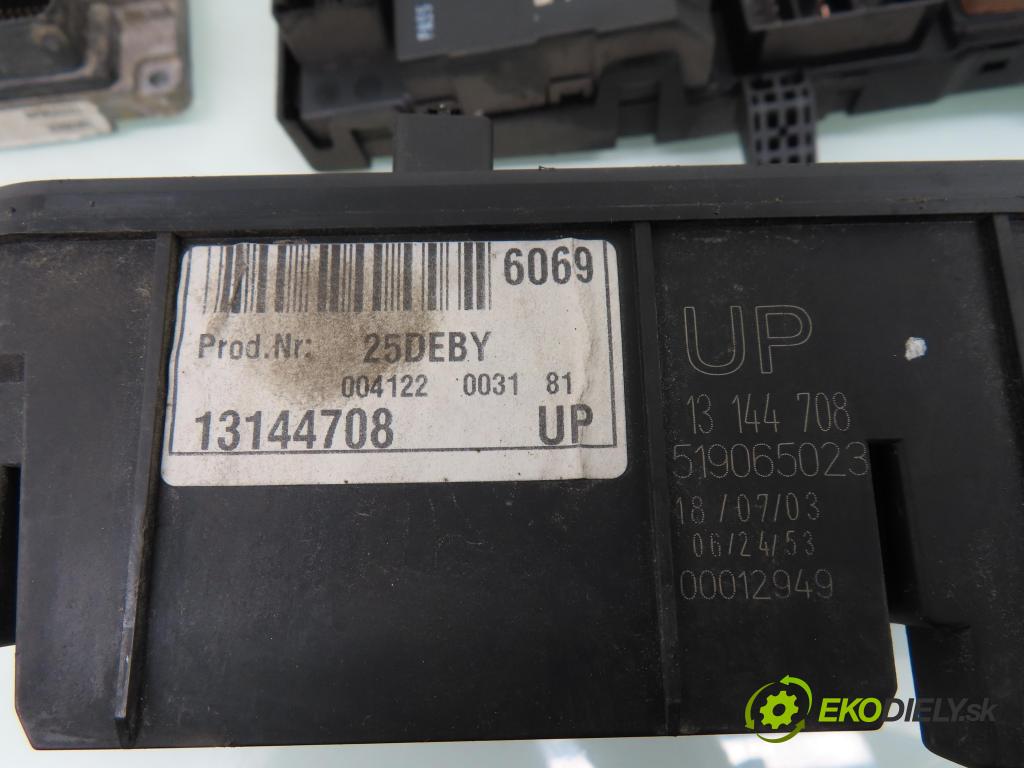 OPEL VECTRA C (Z02) LIFTBACK 2003 74,00 1.6 16V - Z 16 XE 1598,00 spinačka / imobilizéra IMMO / Riadiaca jednotka 12223640 ; 13159801BQ ; 13132475GL