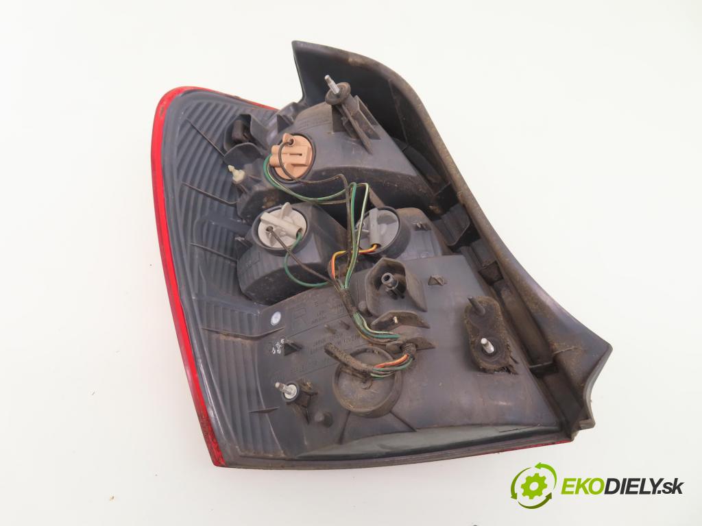 MAZDA 323 F VI (BJ) HB 1999 65,00 1.5 16V - ZL05 1498,00 Svetlo pravé zadné