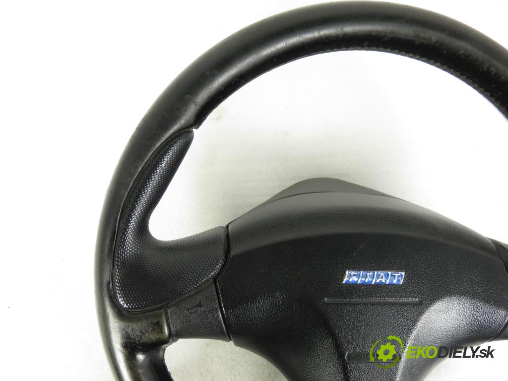 FIAT BARCHETTA (183_) CABRIO 1995 96,00 1.8 16V - 188 A6.000 1747,00 Volant 861978 ; 00057312A (Volant)