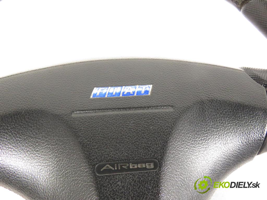FIAT BARCHETTA (183_) CABRIO 1995 96,00 1.8 16V - 188 A6.000 1747,00 Volant 861978 ; 00057312A (Volant)