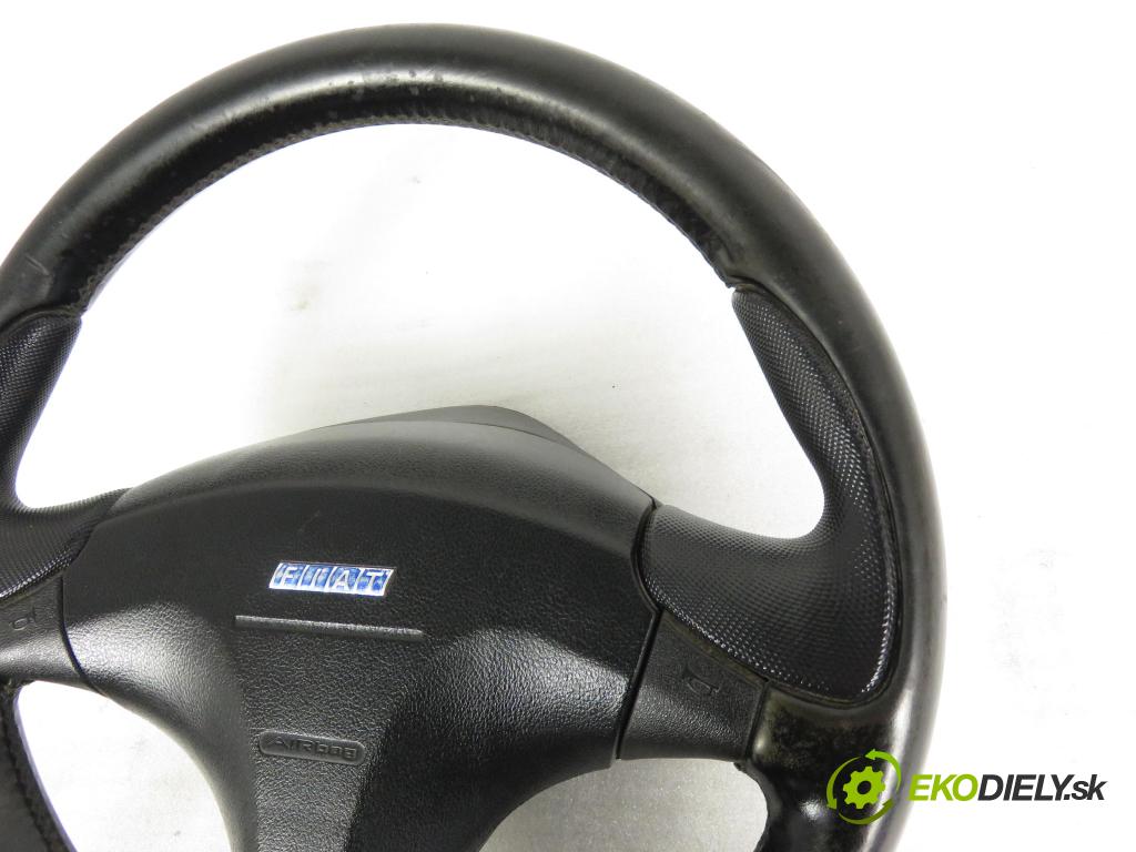 FIAT BARCHETTA (183_) CABRIO 1995 96,00 1.8 16V - 188 A6.000 1747,00 Volant 861978 ; 00057312A (Volant)