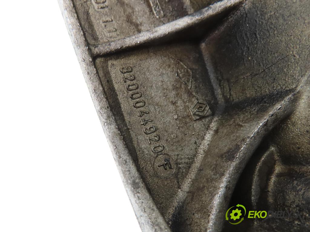 RENAULT SCENIC II (JM0/1_) MINIVAN 2004 99,00 2.0 135 - F4R 770 1998,00 Uchytenie Motor 8200044920F