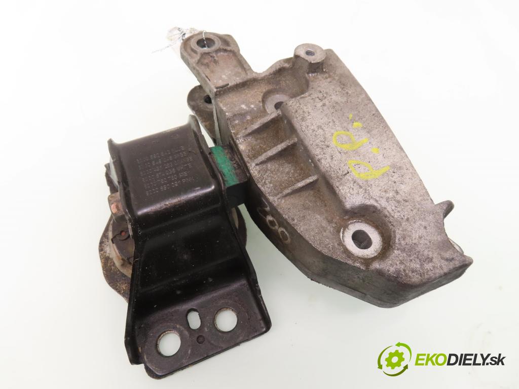 RENAULT SCENIC II (JM0/1_) MINIVAN 2004 99,00 2.0 135 - F4R 770 1998,00 Uchytenie Motor 8200044920F