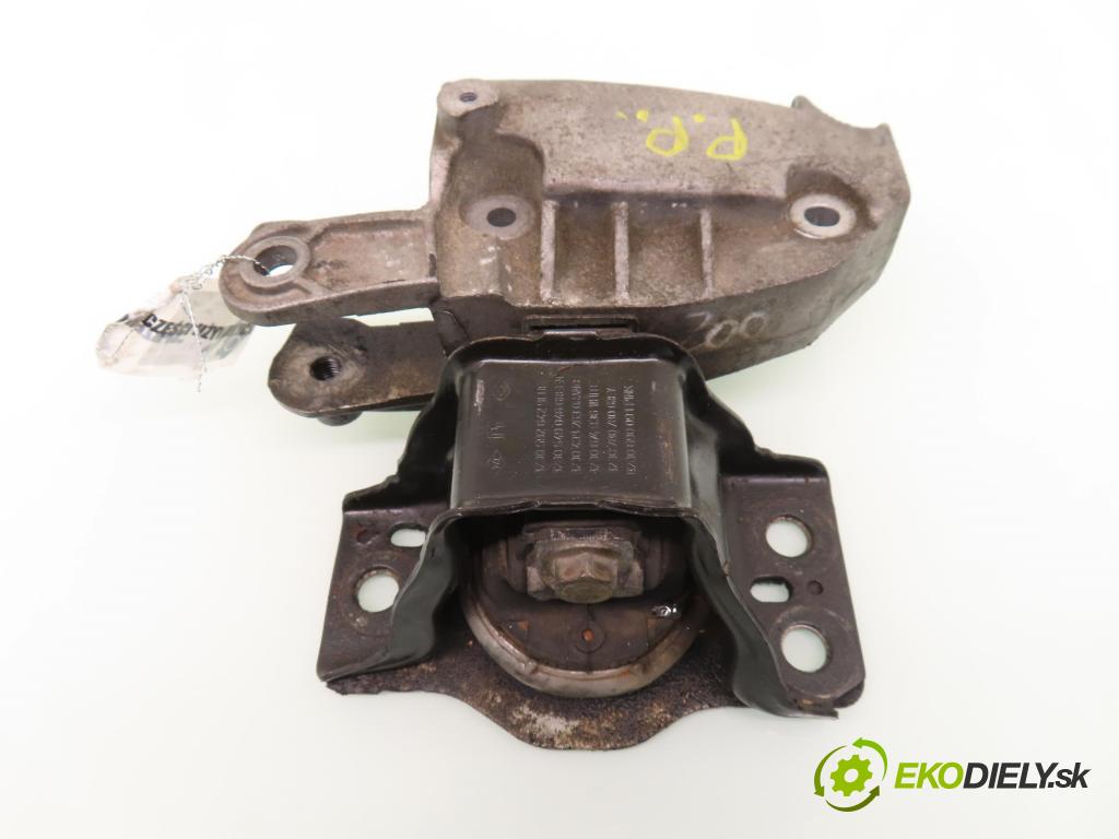 RENAULT SCENIC II (JM0/1_) MINIVAN 2004 99,00 2.0 135 - F4R 770 1998,00 Uchytenie Motor 8200044920F