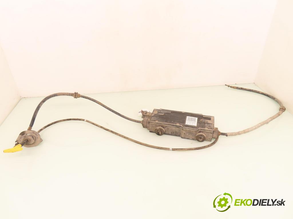 RENAULT SCENIC II (JM0/1_) MINIVAN 2004 99,00 2.0 135 - F4R 770 1998,00 BRZDA: ručny elektrický 8200418648