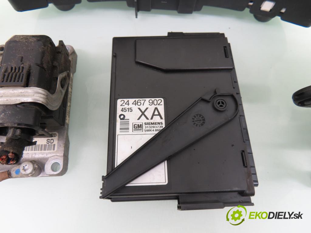 OPEL CORSA C (X01) HB 2003 55,00 1.2 16V 75 - Z 12 XE 1199,00 spinačka / imobilizéra IMMO / Riadiaca jednotka 0261207962 ; 55350552 ; 90589313
