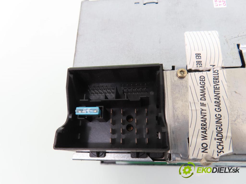 OPEL VECTRA C (Z02) LIFTBACK 2003 74,00 1.6 16V - Z 16 XE 1598,00 RADIO CD 13270679 ; CD70