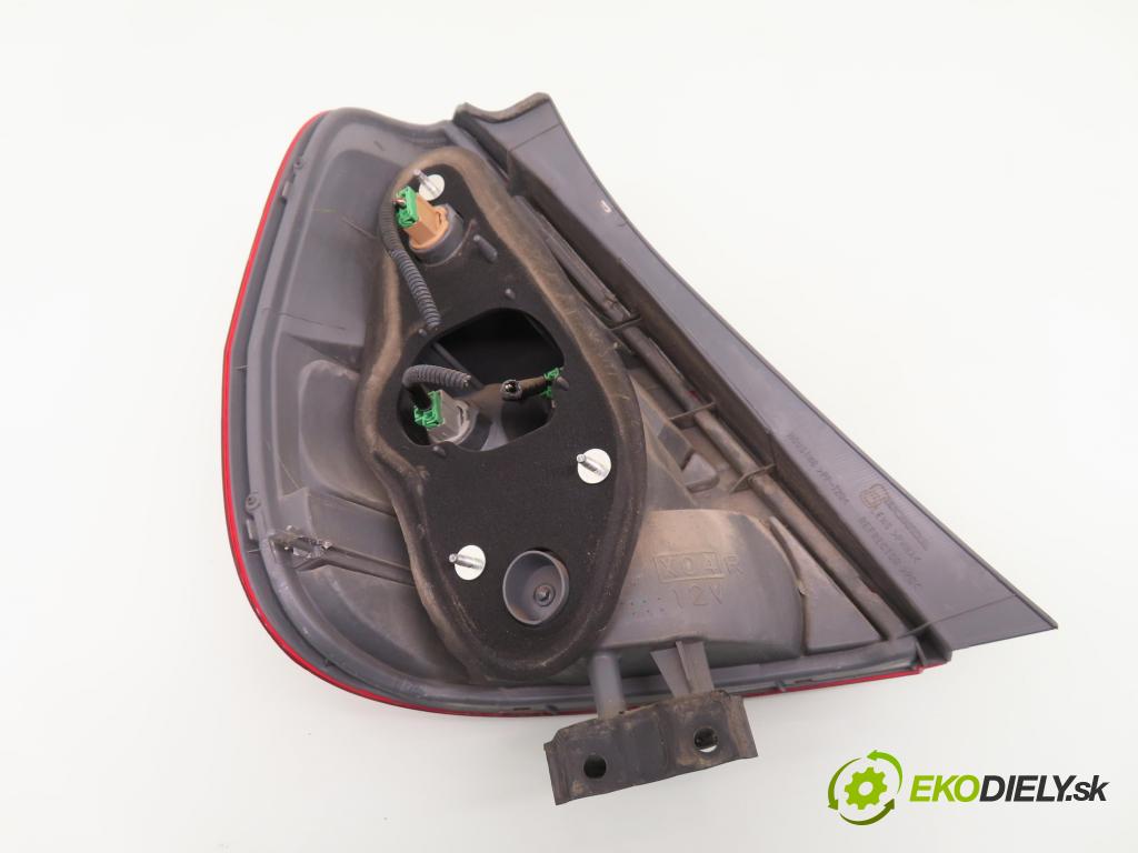 HONDA JAZZ II (GD_, GE3, GE2) HB 2007 57,00 1.2 i-DSI (GD5, GE2) - L12A1 1243,00 Svetlo pravé zadné