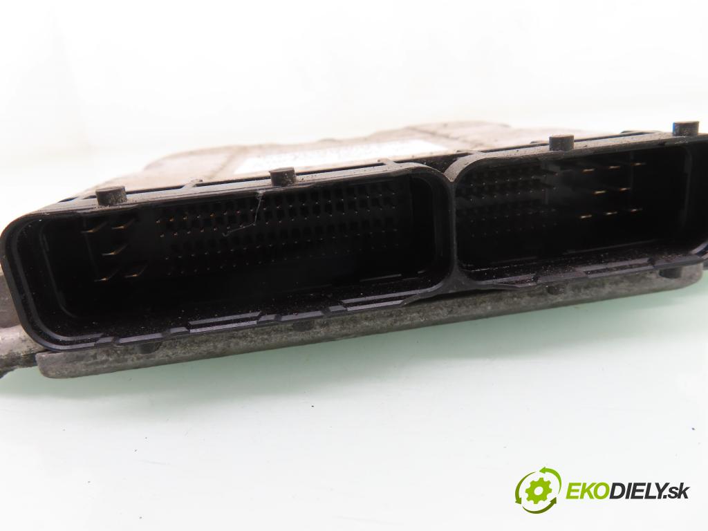 CHRYSLER VOYAGER IV (RG, RS) VAN 2002 105,00 2.5 CRD 143 - ENJ 2499,00 Riadiaca jednotka Motor 0281010814 ; P04727664AD