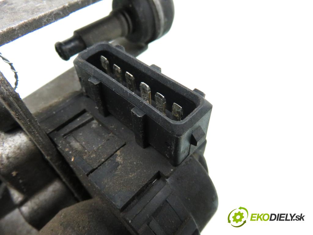 VW POLO (6N1) HB 1995 40,00 1.3 55 - ADX 1296,00 Vstrek 0438201521 ; 0132008601