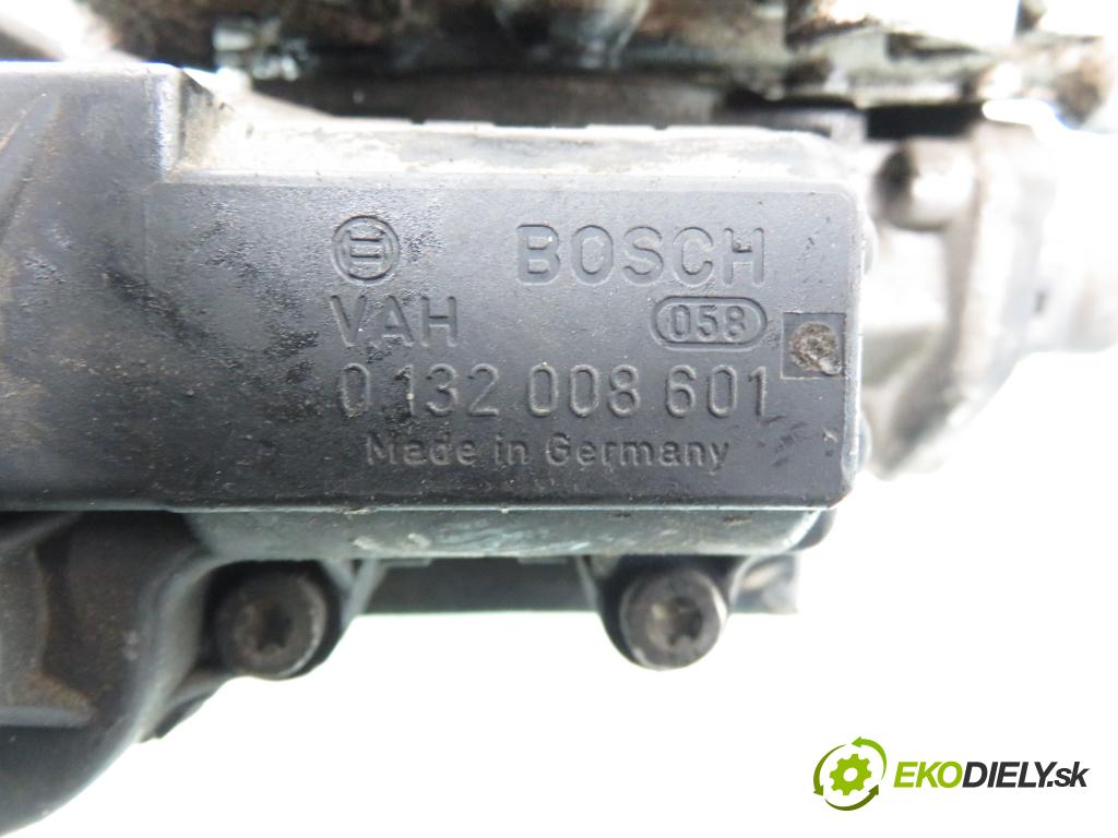 VW POLO (6N1) HB 1995 40,00 1.3 55 - ADX 1296,00 Vstrek 0438201521 ; 0132008601