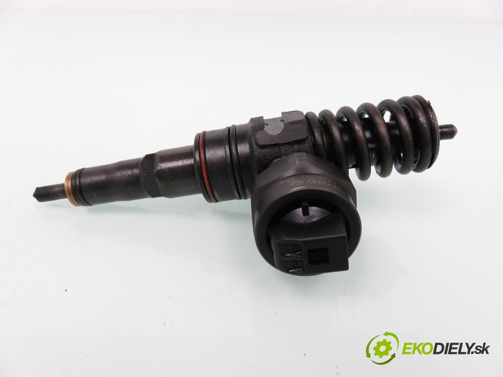 SEAT IBIZA III (6L1) HB 2004 74,00 1.9 TDI - ATD 1896,00 Vstrekovač 038130073J ; 0414720015 (Vstrekovač paliva)