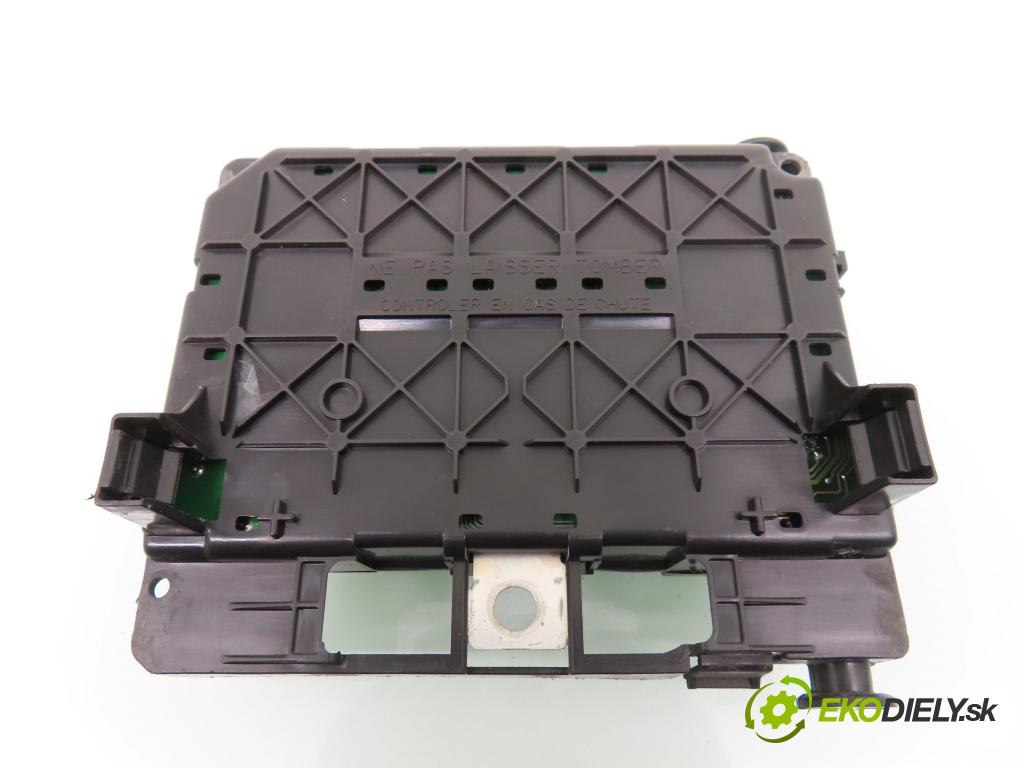 RENAULT SCENIC I (JA0/1_) MINIVAN 1999 79,00 1.6 BiFuel (JA04) - K4M 712 1598,00 MODUL BSI 8200029342A ; S108502610B