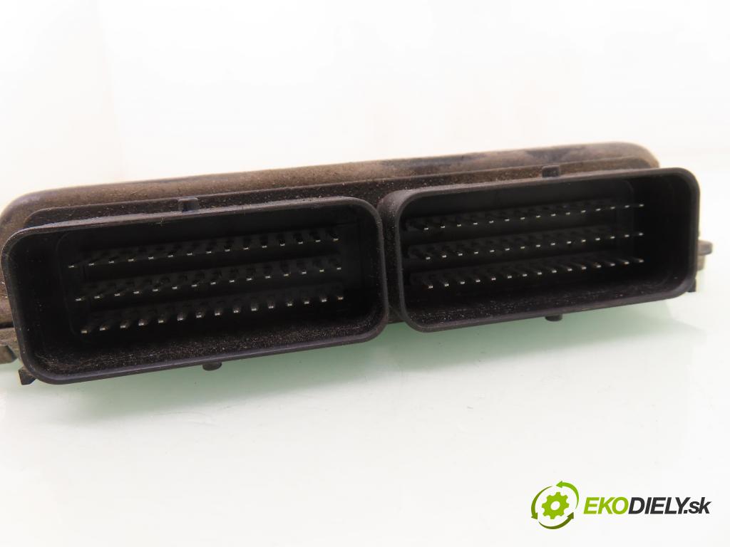 RENAULT SCENIC I (JA0/1_) MINIVAN 1999 79,00 1.6 BiFuel (JA04) - K4M 712 1598,00 Riadiaca jednotka Motor S110030056B ; 8200047494