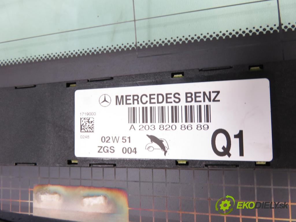 MERCEDES-BENZ KLASA C (W203) KOMBI 2002 105,00 C 180 Kompressor (203.046) - M 271.946 1796,00 okno ZADNÍ: kapota A2038208689