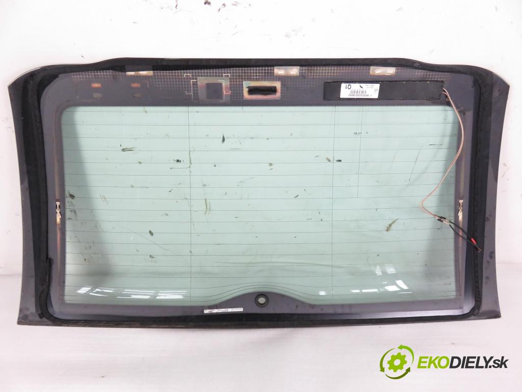 MERCEDES-BENZ KLASA C (W203) KOMBI 2002 105,00 C 180 Kompressor (203.046) - M 271.946 1796,00 okno ZADNÍ: kapota A2038208689