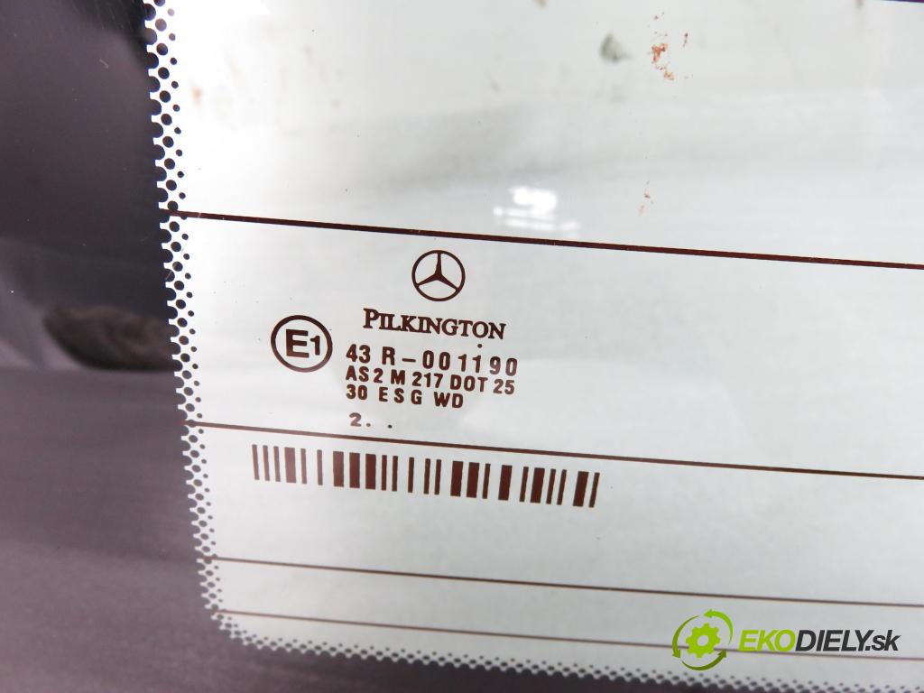 MERCEDES-BENZ KLASA C (W203) KOMBI 2002 105,00 C 180 Kompressor (203.046) - M 271.946 1796,00 okno ZADNÍ: kapota A2038208689