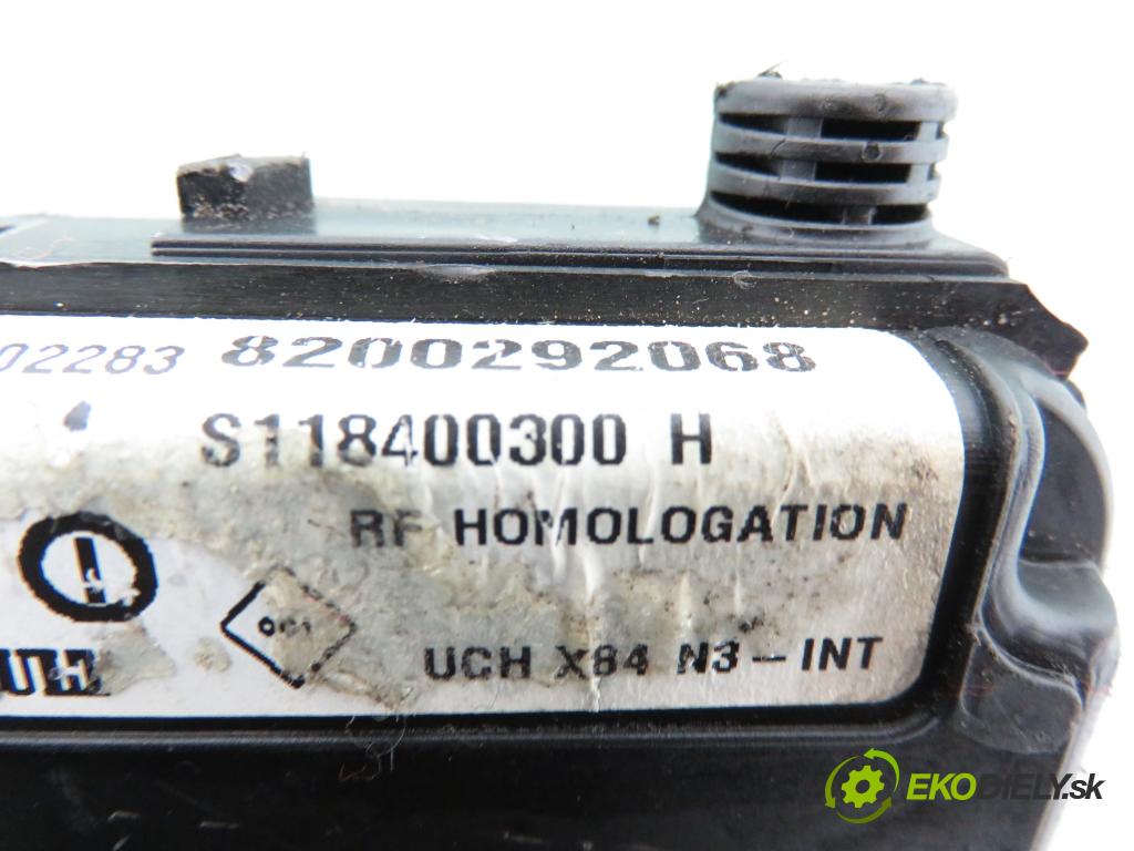 RENAULT MEGANE II (BM0/1_, CM0/1_) HB 2002 83,00 1.6 16V 113 - K4M 760 1598,00 MODUL BSI 8200292068 ; S118400300H