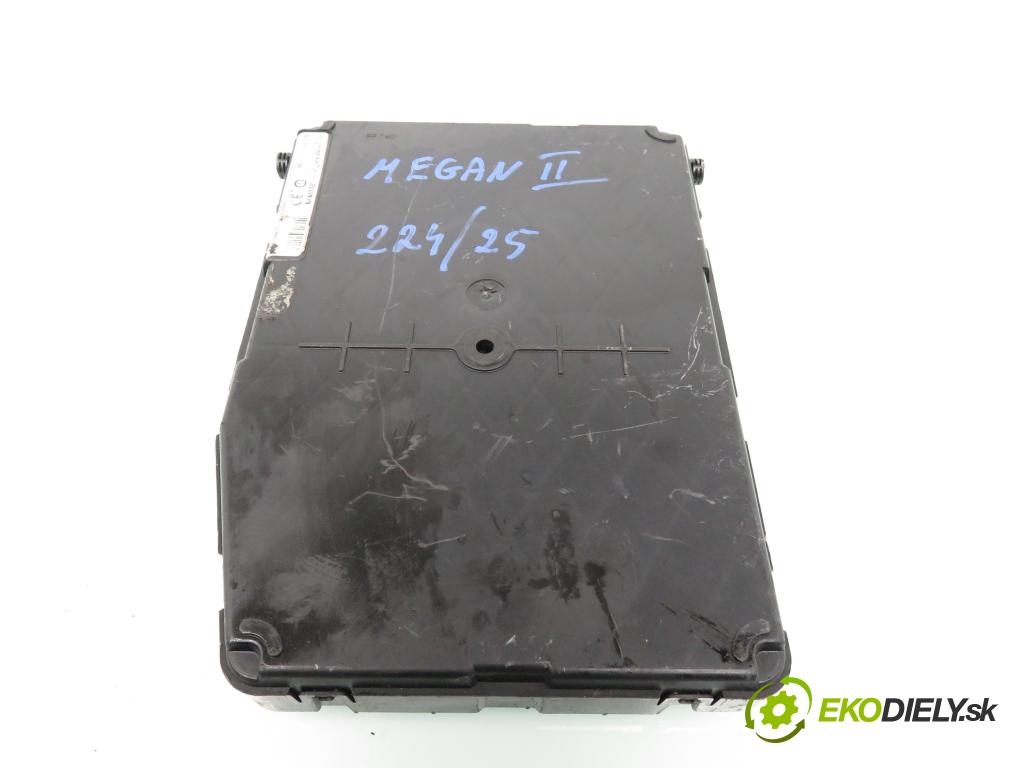 RENAULT MEGANE II (BM0/1_, CM0/1_) HB 2002 83,00 1.6 16V 113 - K4M 760 1598,00 MODUL BSI 8200292068 ; S118400300H