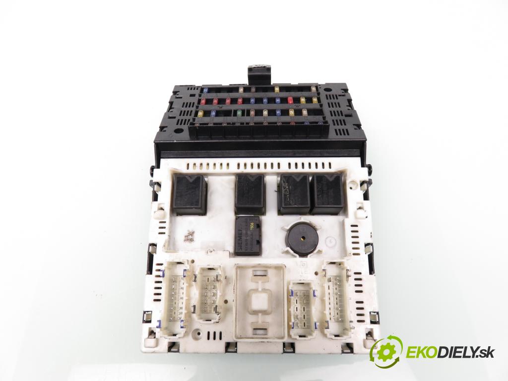 RENAULT MEGANE Scenic (JA0/1_) MINIVAN 1998 66,00 1.6 e (JA0F) - K7M 703 1598,00 MODUL BSI 7703297786J ; S103600301A