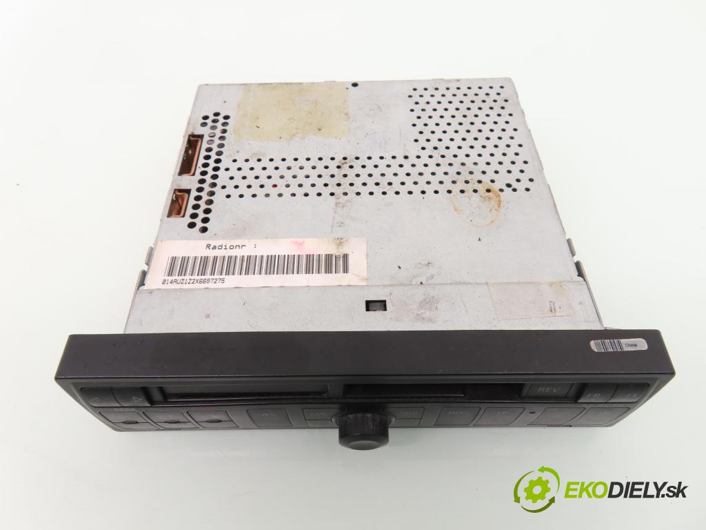 AUDI A3 (8L1) HB 1998 74,00 1.6 - AKL 1595,00 RADIO Modul 4B0035152B