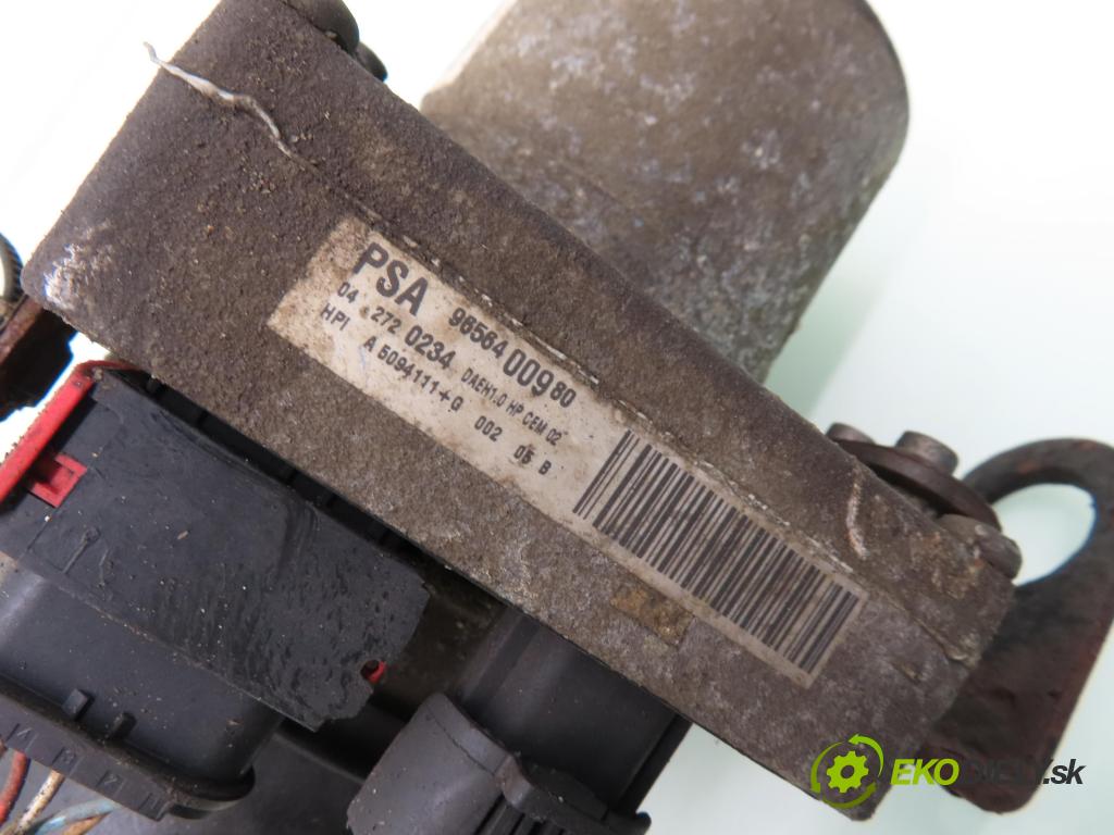 CITROEN C4 I (LC_) HB 2005 66,00 1.6 HDi - 9HX (DV6ATED4) 1560,00 Pumpa servočerpadlo 9656400980 ; 113092